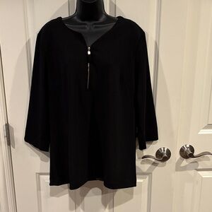 Anne Klein - XL Black Top. NWT